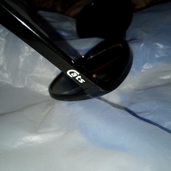 Ray-Ban Sunglasses - Picture 7 of 8